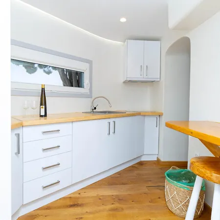Merriam Apartman *